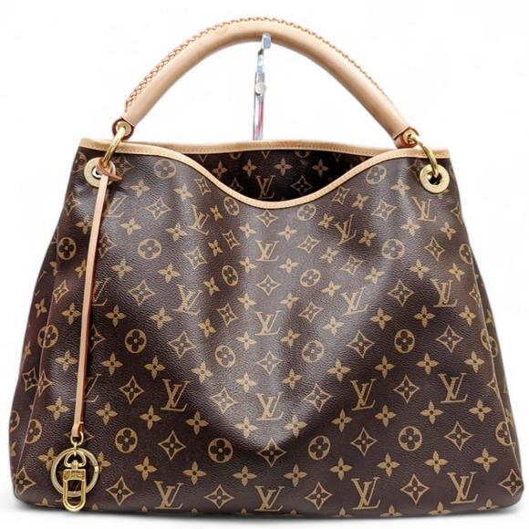 Louis Vuitton Handbags - ✨️💎Authentic Louis Vuitton Monogram Artsy MM NM Bag